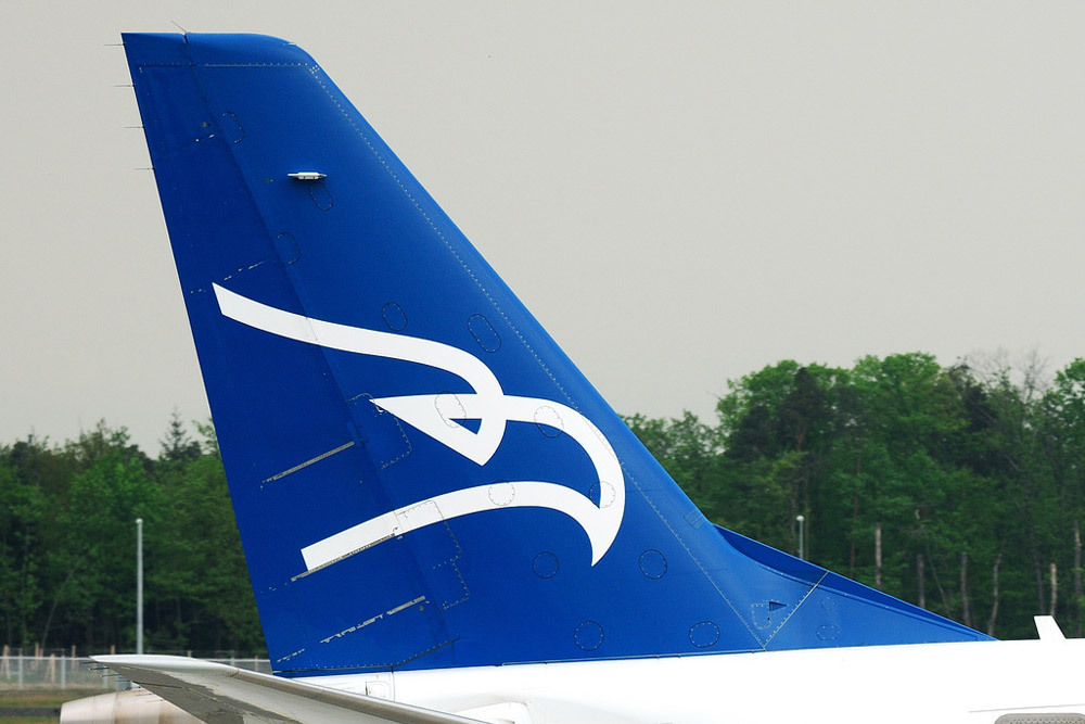 前黑山航空机翼上的鹰形标志